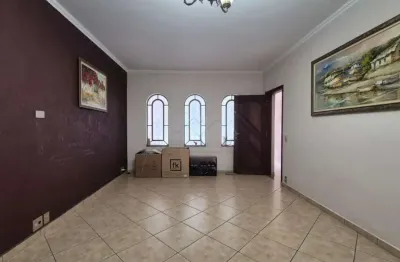 Sobrado à venda com 221m², 3 quartos e 2 vagas na vila valparaíso, santo andré/sp