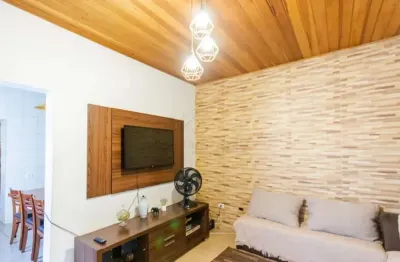 Casa á venda com 02 dormitórios e 02 vagas no jardim utinga, santo andré/sp