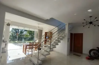 Casa em condomínio com 3 suítes à venda e locação, 265 m² em terreno de 482 m² - bragança paulista/sp