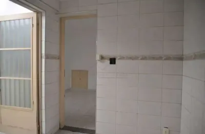 Casa com 2 quartos para alugar na Vila Bastos, Santo André 