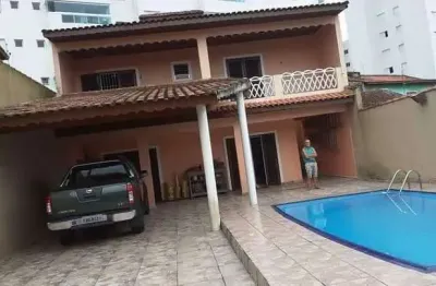 Sobrado com 4 dormitórios à venda, 246 m² por r$ 750.000,00 - jardim praia grande - mongaguá/sp