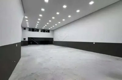 Salão de 300m² para locação com 04 vagas de estacionamento na vila metalúrgica - santo andré/sp