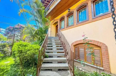 Sobrado de alto padrão com 03 suítes à venda, 535 m² no Bairro Dos Casa - São Bernardo do Campo/SP