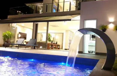 Casa com 4 quartos à venda no Jardim Karaíba, Uberlândia 