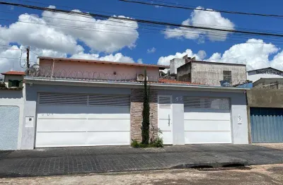 Casa com 3 quartos à venda no Jaraguá, Uberlândia 