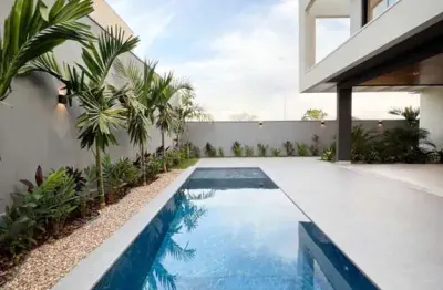 Casa com 4 quartos à venda no Jardim Sul, Uberlândia 