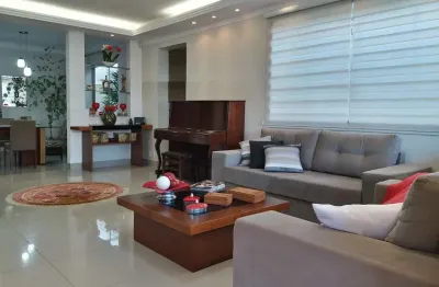 Casa com 4 quartos à venda no Umuarama, Uberlândia 