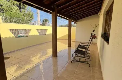 Casa com 3 quartos à venda no Vigilato Pereira, Uberlândia 