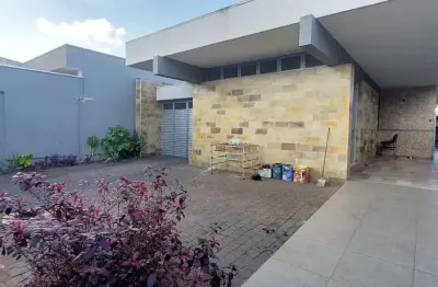 Casa com 5 quartos à venda na Nossa Senhora Aparecida, Uberlândia 