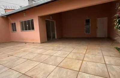 Casa com 3 quartos à venda no Umuarama, Uberlândia 