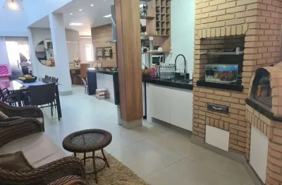 Casa com 4 quartos à venda no Santa Rosa, Uberlândia 