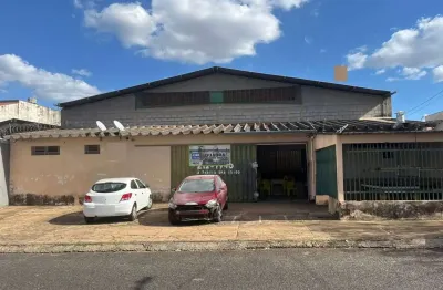 Barracão / Galpão / Depósito para alugar no Marta Helena, Uberlândia 