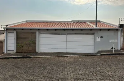 Casa com 3 quartos à venda no Tubalina, Uberlândia 