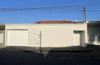 Casa com 5 quartos à venda no Custódio Pereira, Uberlândia 