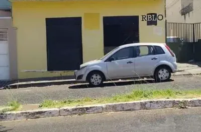 Casa comercial à venda no Tibery, Uberlândia 