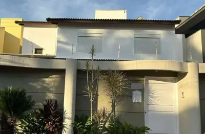 Casa com 4 quartos à venda no Jardim Karaíba, Uberlândia 