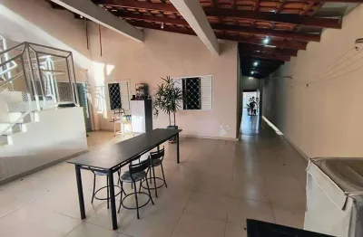 Casa com 4 quartos à venda no Custódio Pereira, Uberlândia 