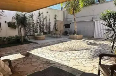 Casa com 3 quartos à venda no Jardim Karaíba, Uberlândia 