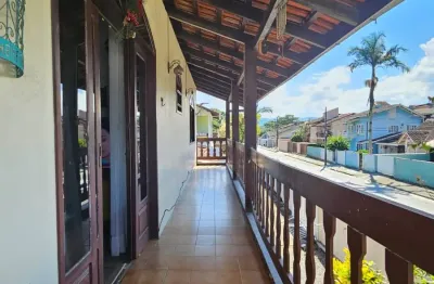 Buscando uma área espaçosa na zona sul de joinville? casa com dois pisos averbada à venda no bairro itaum em joinville-sc por r$ 540.000,00.