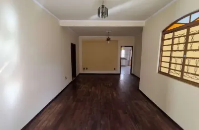 Casa com 4 dormitórios à venda, 177 m² por r$ 800.000,00 - fátima ii - pouso alegre/mg