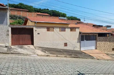 Casa com 2 dormitórios à venda, 76 m² por r$ 300.000,00 - jacarandá - pouso alegre/mg