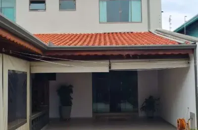 Casa com 2 dormitórios à venda, 211 m² por r$ 650.000,00 - morumbi - pouso alegre/mg
