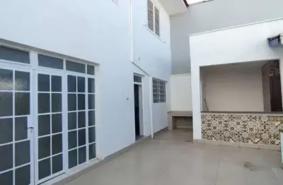 Casa com 3 dormitórios à venda, 270 m² por r$ 2.500.000 - centro - pouso alegre/mg