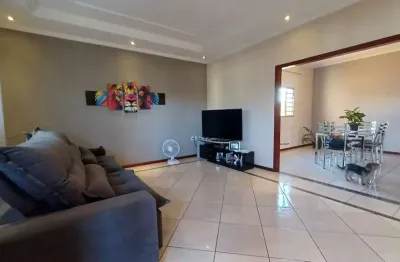 Casa com 3 dormitórios à venda, 155 m² por r$ 690.000,00 - jardim paraíso - pouso alegre/mg