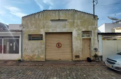 Barracão à venda, 205 m² por r$ 710.000 - centro - pouso alegre/mg