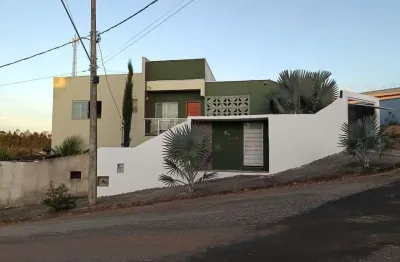 Casa com 3 dormitórios à venda, 175 m² por r$ 550.000 - pitangueiras - pouso alegre/mg