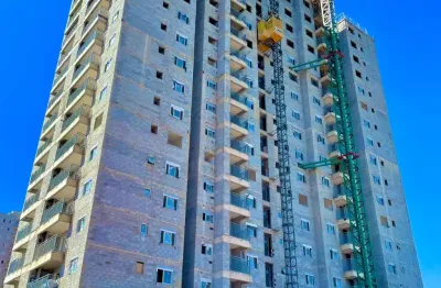 More em apartamento de 2 ou 3 dormitórios, 2 vagas de garagem,área de lazer de clube.