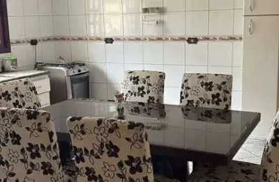 Casa com 3 quartos para alugar na Rua Laureano, Vila Camilópolis, Santo André