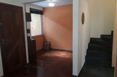 Casa com 3 quartos para alugar na Rua dos Coqueiros, Campestre, Santo André