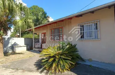 Casa em condomínio fechado com 2 quartos para alugar no Centro, Itapema 