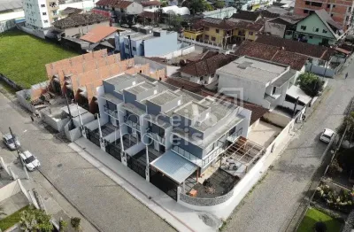 Casa à venda no Bucarein, Joinville 