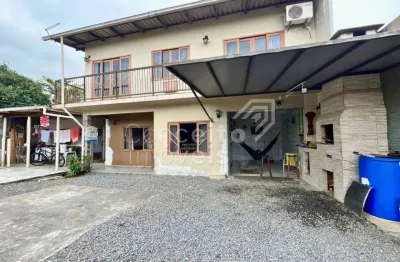 Propriedade com 2 casas independentes - joinville/sc 450 m²