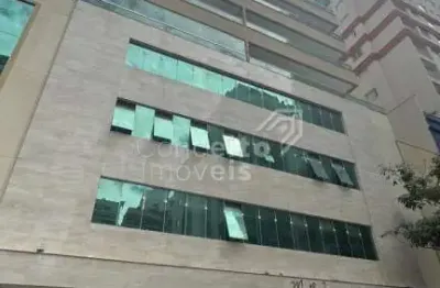 Apartamento com 13 quartos à venda na Rua 250, 335, Meia Praia, Itapema