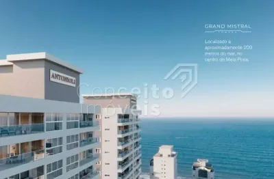 Apartamento com 3 quartos à venda na Rua 238, 150, Meia Praia, Itapema