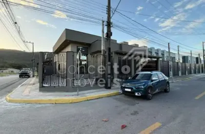 Casa em condomínio fechado com 2 quartos à venda em Morretes, Itapema 