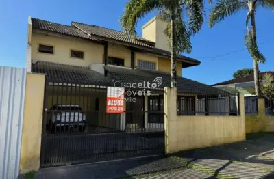 Casa com 4 quartos para alugar no Petrópolis, Joinville 