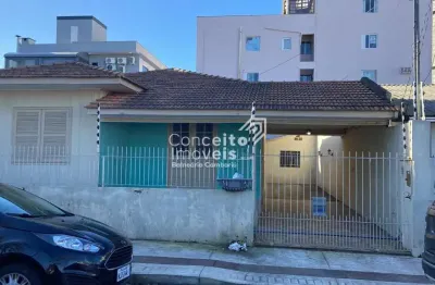 Casa para alugar na Rua Bulgária, 78, Nações, Balneário Camboriú