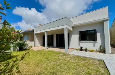 Você vai adorar está deslumbrante casa com 3 dormitórios, localizada perto do mar.