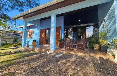 Oportunidade na praia: imóvel com piscina e localização privilegiada
