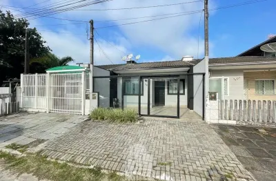 Casa com 2 quartos à venda na Avenida Laudino Ivo Vigo, 320, Praia de Leste, Pontal do Paraná