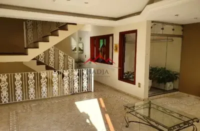 Casa com 3 quartos à venda na Rua Nilo Avelino Macedo, Vila Galvão, Jundiaí