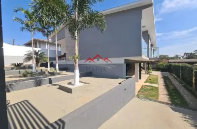 Casa à Venda no Medeiros: Residência ou Comércio de Alto Padrão com 10 Vagas de Garagem e 3 Suítes