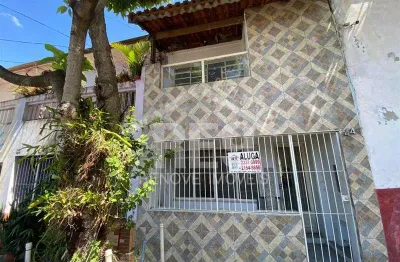 Casa com 2 quartos para alugar na Rua Boca do Acre, Vila Paulo Silas, São Paulo