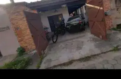 Casa à venda no Jaraguá, Caraguatatuba 