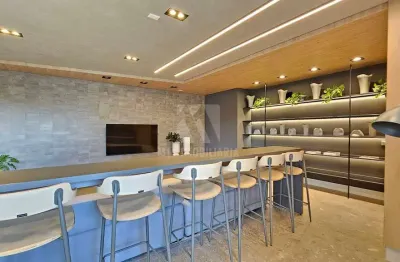 Apartamento Alto Padrão no Cabral 3 Dormitórios, 1 Suíte, 2 Vagas, Varanda espaçosa com churrasqueira