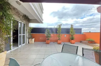 Cobertura Alto Padrão no  Alto da XV, 2 Suítes e 2 Demi-suítes e 4 Vagas de garagem